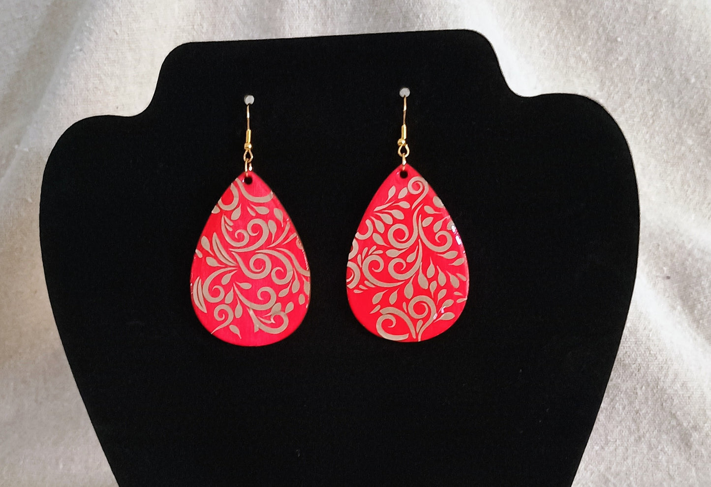 Teardrop Swirls - American Taina Crafts