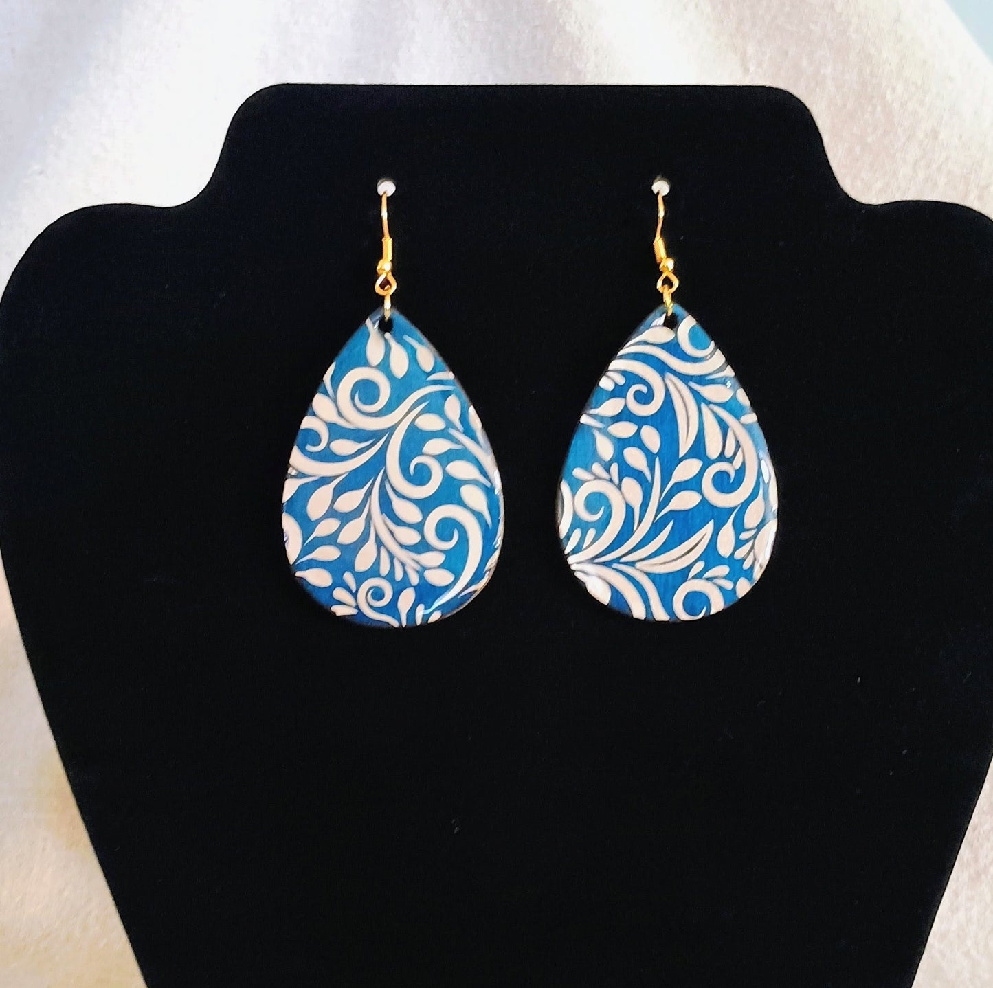 Teardrop Swirls - American Taina Crafts 