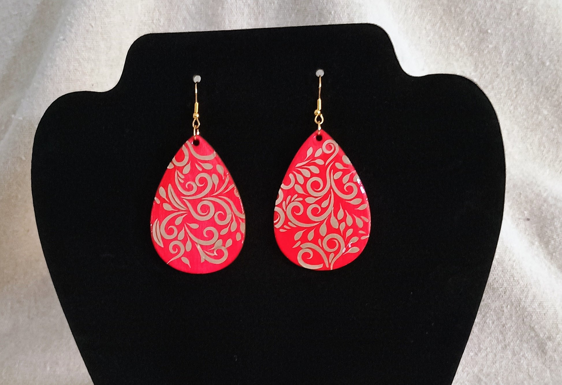 Teardrop Swirls - American Taina Crafts 